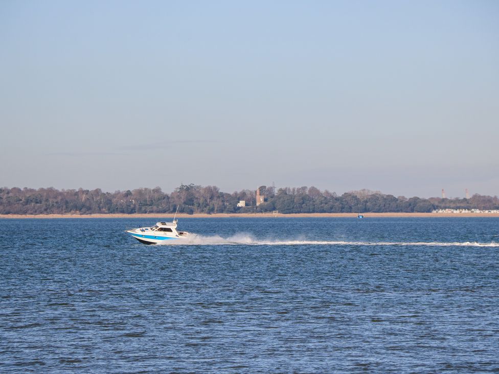 High Tide - Isle of Wight & Hampshire - 1050183 - thumbnail photo 29