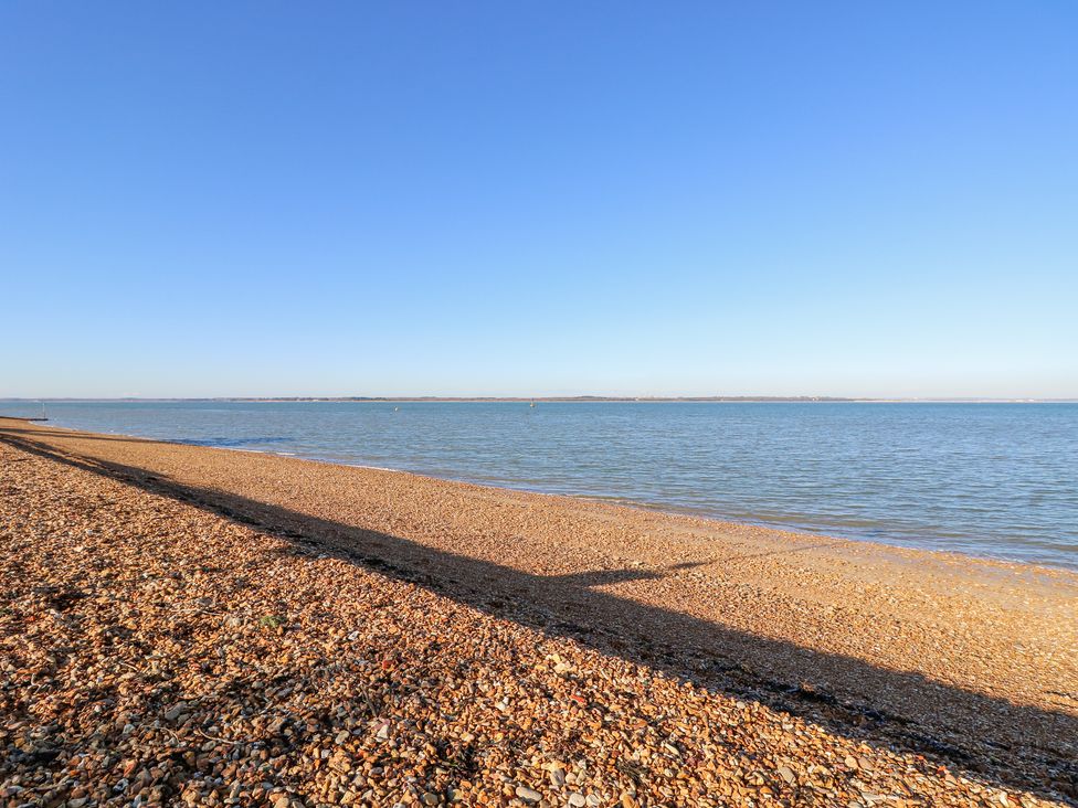 High Tide - Isle of Wight & Hampshire - 1050183 - thumbnail photo 32