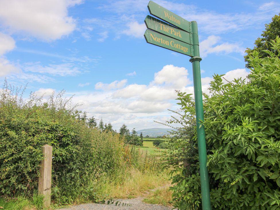 The Onibury - Shropshire - 1050510 - thumbnail photo 41