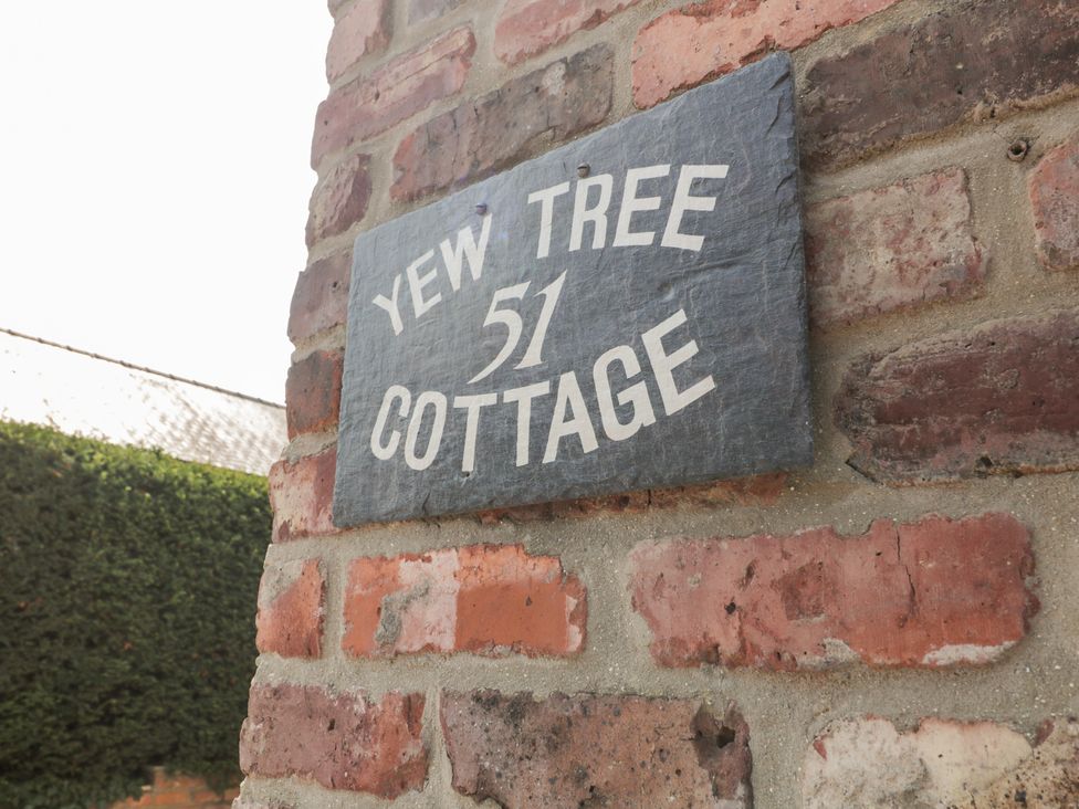 Yew Tree Cottage - North Yorkshire (incl. Whitby) - 1053316 - thumbnail photo 3