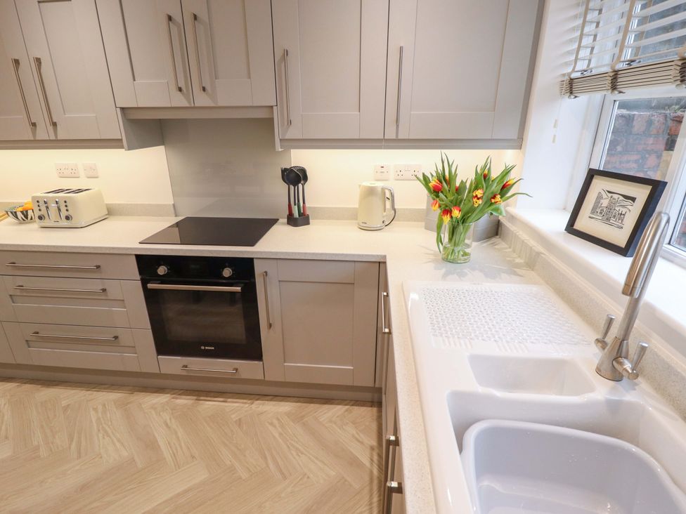 Armstrong Cottage - North Yorkshire (incl. Whitby) - 1053997 - thumbnail photo 10