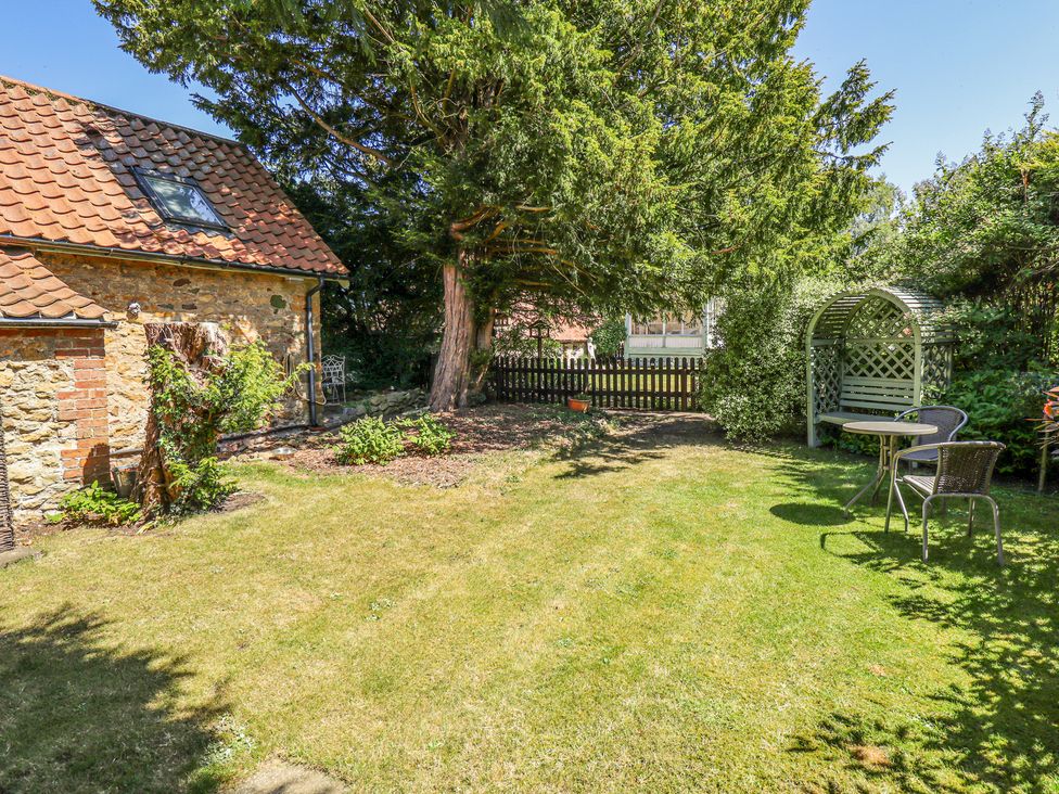 Old Blacksmiths Cottage - Lincolnshire - 1055768 - thumbnail photo 21