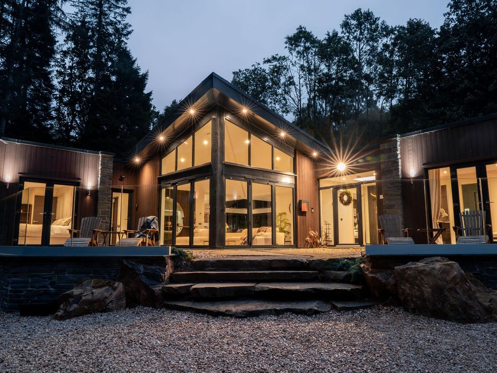 A house exterior with steps and lights at Heilan Roo in Killiecrankie near Pitlochry and Blair Atholl