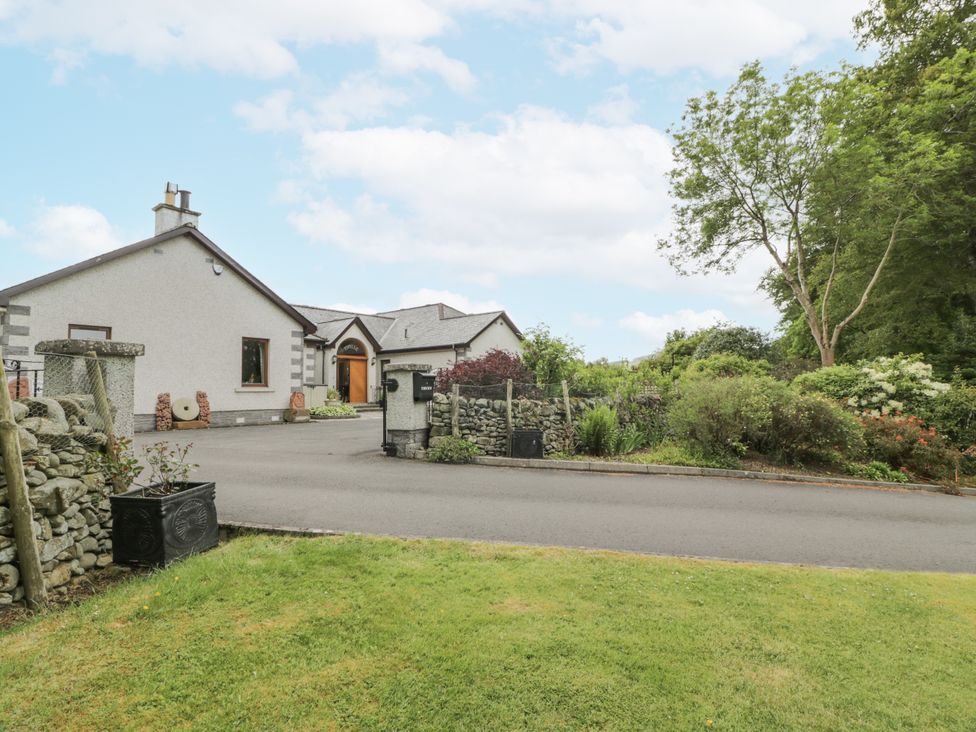 A house with a garden and driveway at Torview House Lyne Station near Peebles