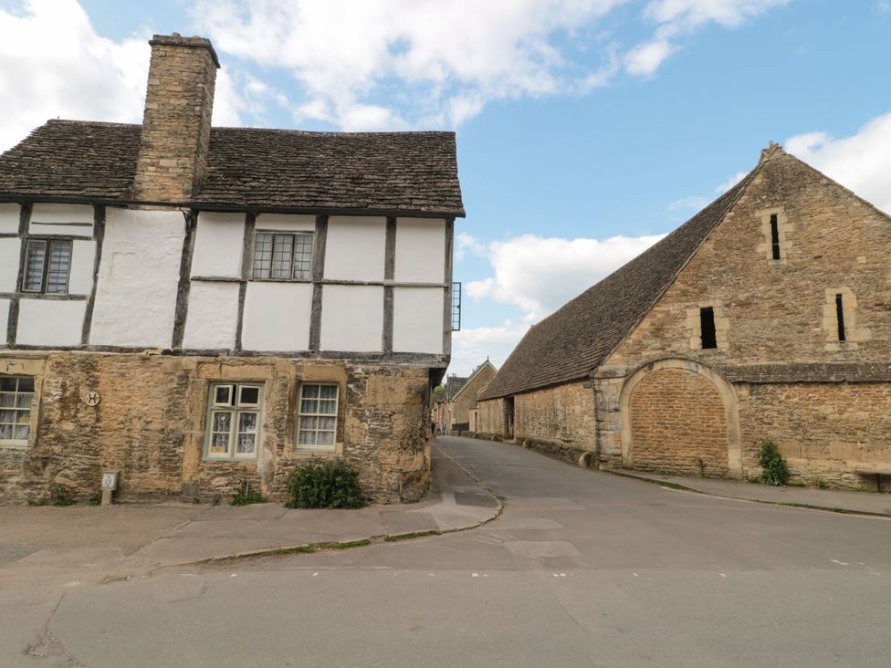 A view of houses beside a road at Reybridge House Lacock