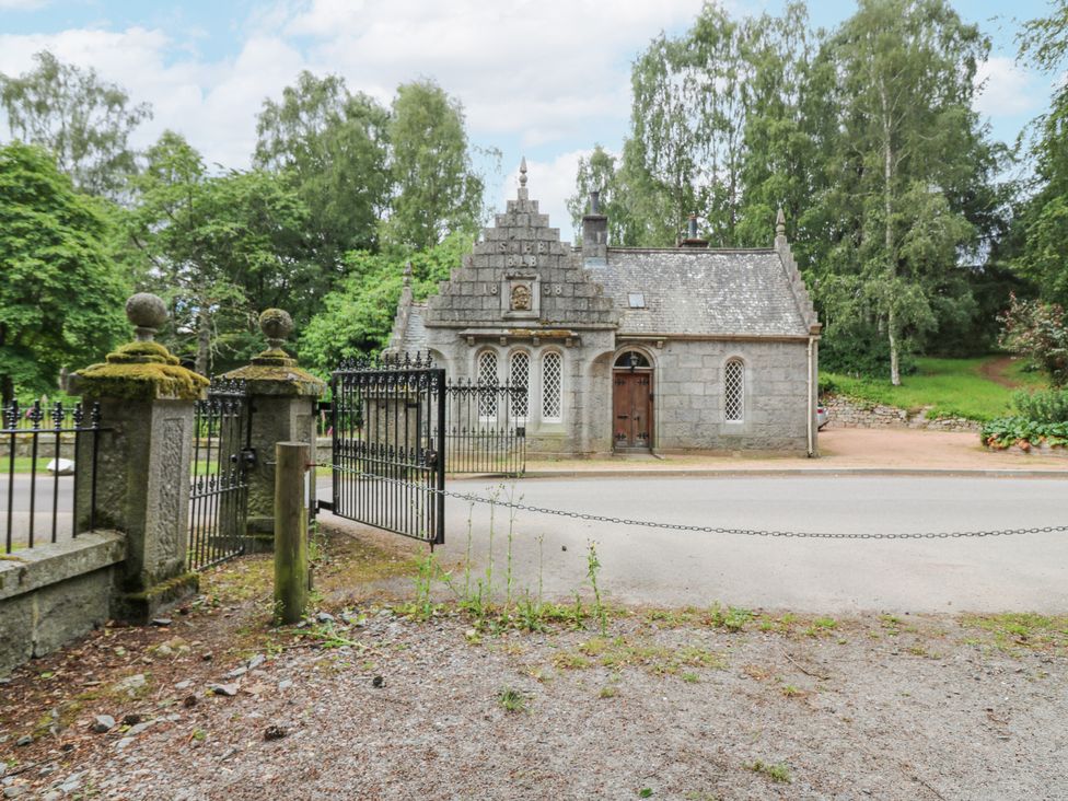 East Lodge - Crathes Castle - Scottish Lowlands - 1060437 - thumbnail photo 2