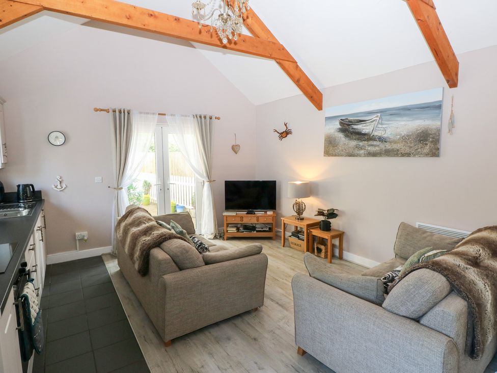 Love Cottage - South Wales - 1061323 - thumbnail photo 4