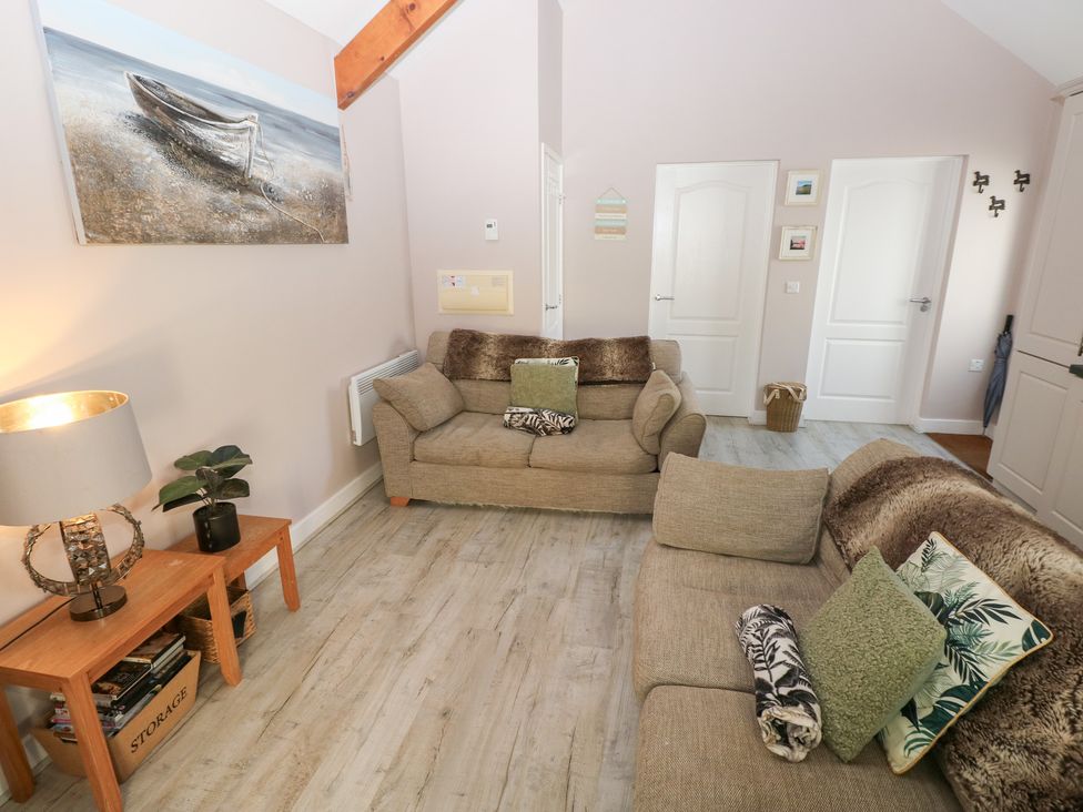 Love Cottage - South Wales - 1061323 - thumbnail photo 7