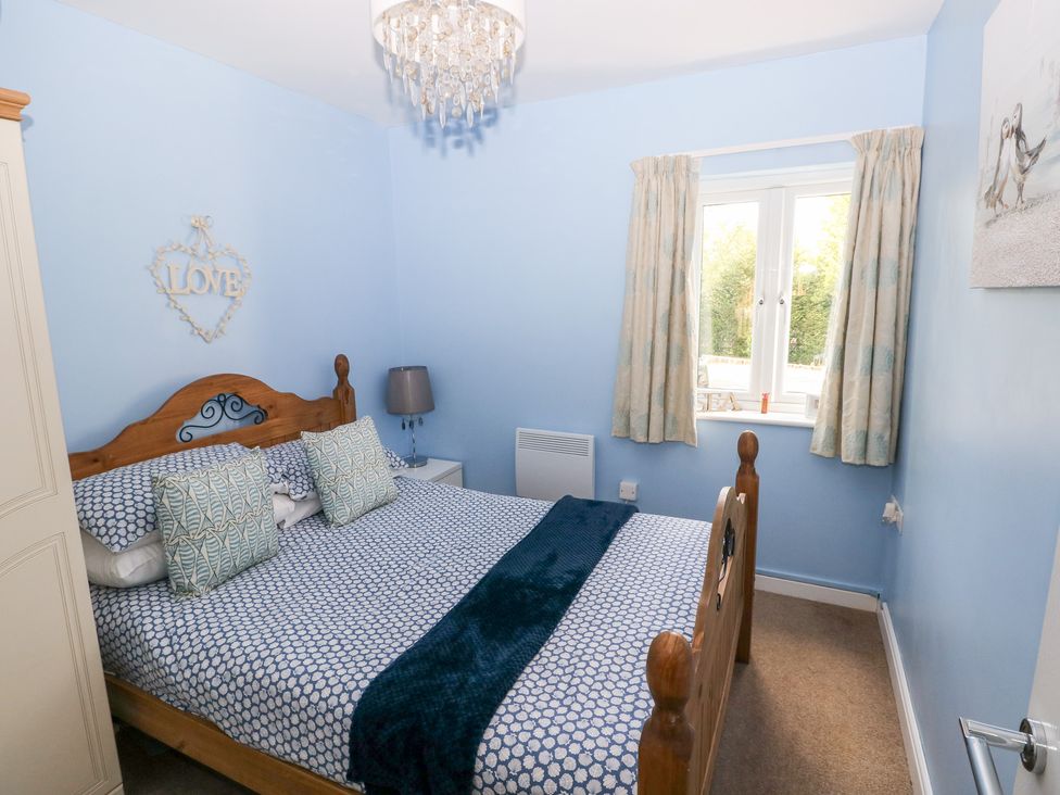 Love Cottage - South Wales - 1061323 - thumbnail photo 12