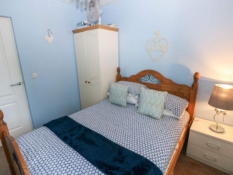 Love Cottage - South Wales - 1061323 - thumbnail photo 13