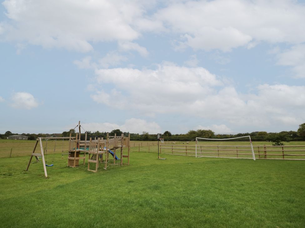 Hallgarth Farm Holiday Lodge | Peopleton | Norchard Fm | Self Catering ...