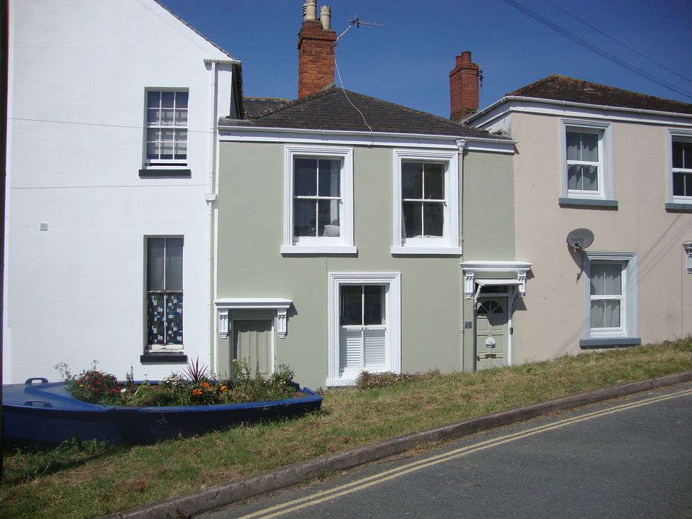 A house with garden and boat at Shipwrights Cottage in Teignmouth