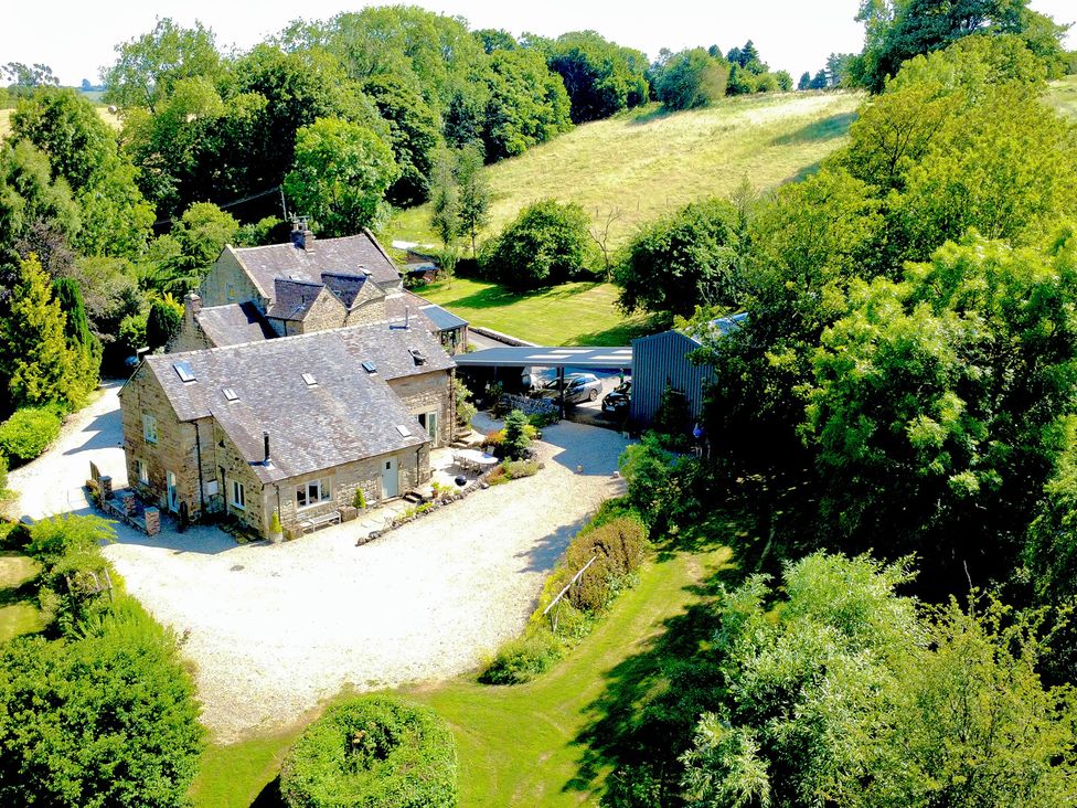 A house with a garden and parking area at Green Farm Stables Hognaston near Carsington Water
