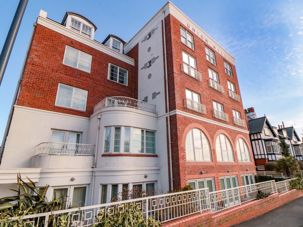 A building with windows and balconies at Sail Away, 17 Union Mill in Whitby