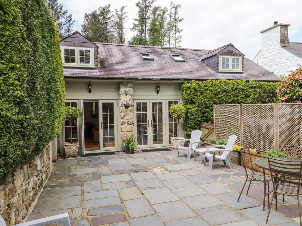 Garden Cottage - North Wales - 1065165 - thumbnail photo 2