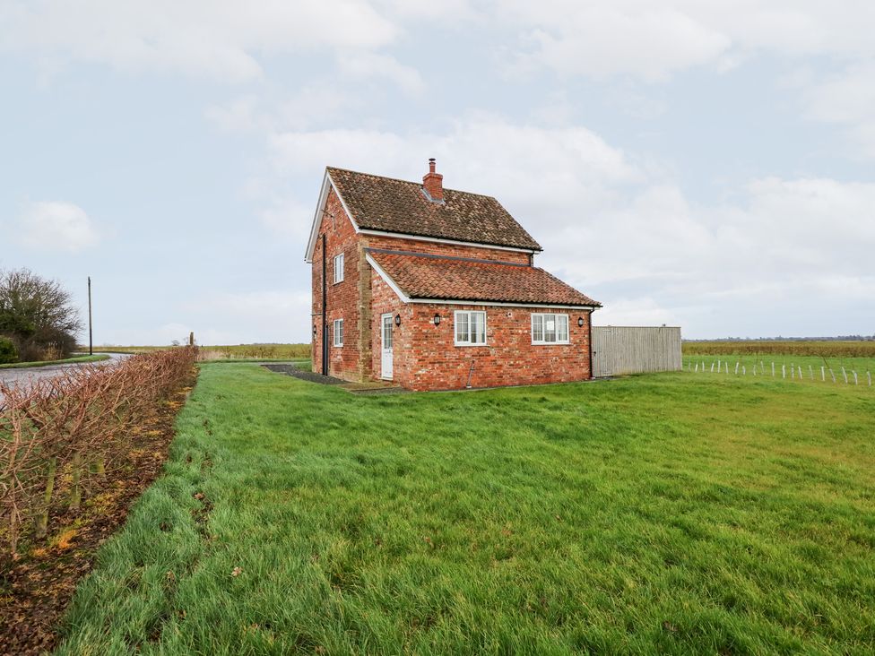 Red Brick Cottage - Lincolnshire - 1071499 - thumbnail photo 2