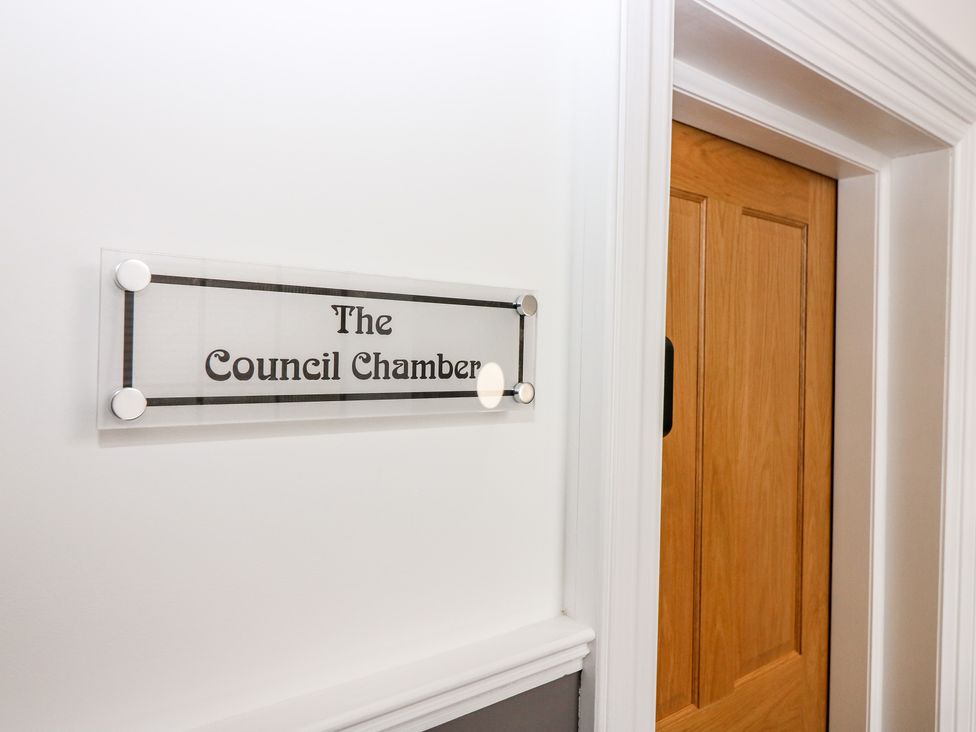 Council Chambers at The Institute Executive Apartments - Scottish Lowlands - 1072307 - thumbnail photo 4