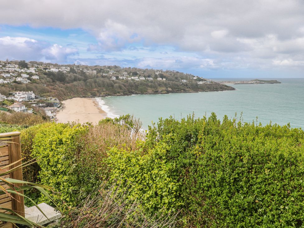 A view of the beach and coastline at Island View in Carbis Bay