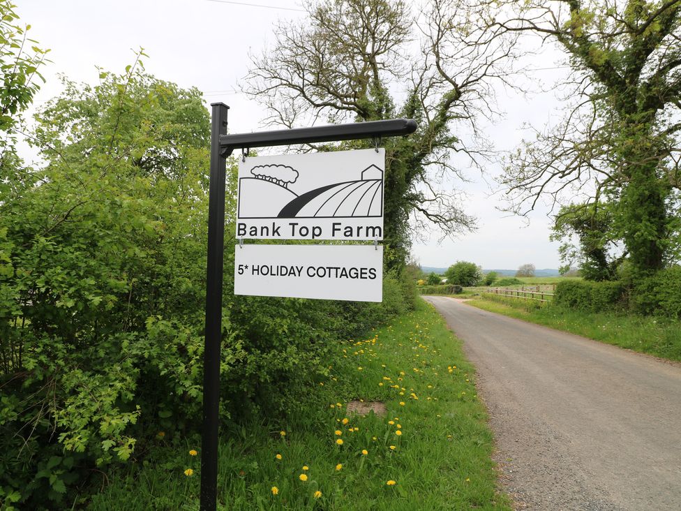 The Den, Bank Top Farm - Peak District - 1075755 - thumbnail photo 21