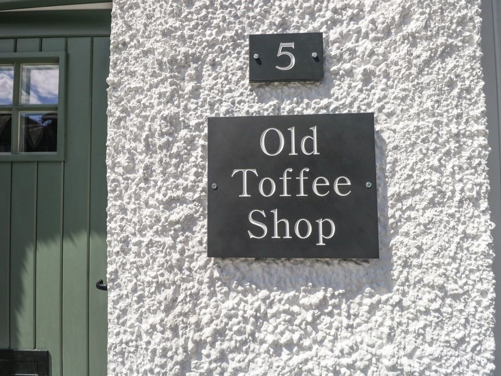 Old Toffee Shop - Lake District - 1076837 - thumbnail photo 2