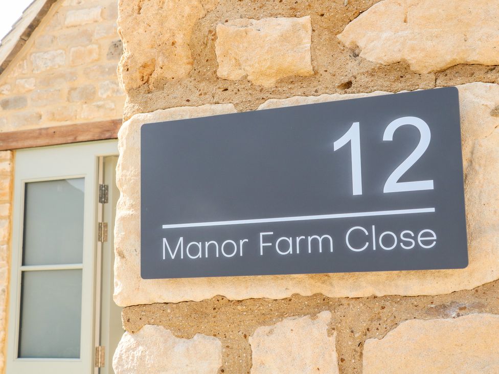 12 Manor Farm Close - Cotswolds - 1079812 - thumbnail photo 2