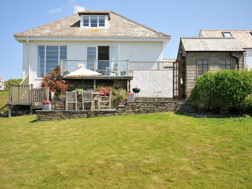 A house with a deck and garden at Cartway Cove in Port Isaac