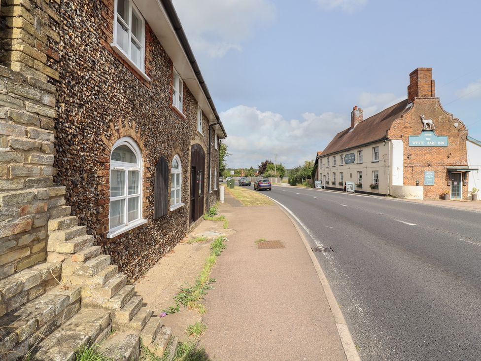 The Old Custom House - Suffolk & Essex - 1080845 - thumbnail photo 2