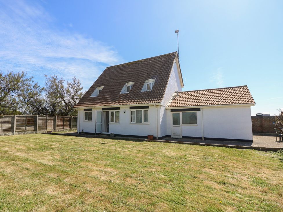 A house with a garden at Bella vista in Selsey, West Sussex