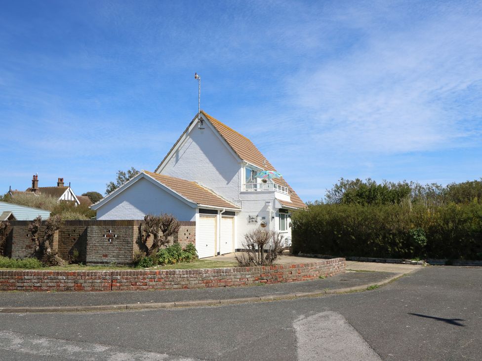 A house with a garage and garden at Bella Vista, Selsey, West Sussex