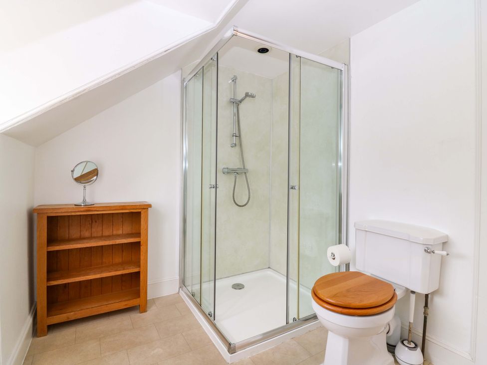 A bathroom with a shower and toilet at Tayview in Killin
