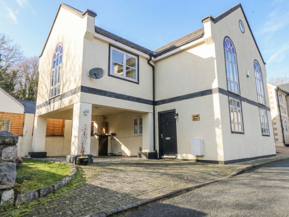 A house with windows and a front door at Capel Y Ffynnon, Bryn Pardew near Llandudno Junction