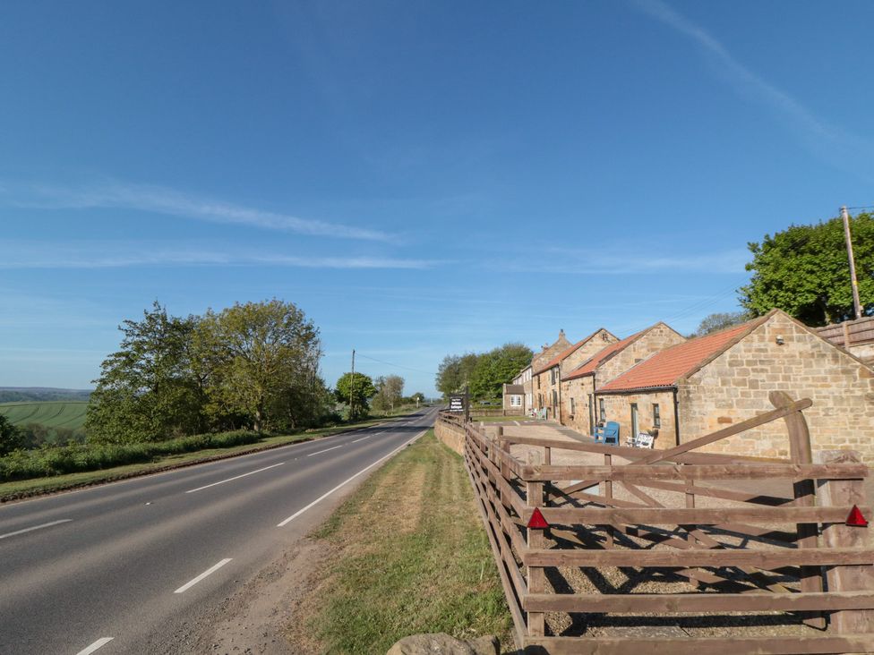The Barn - North Yorkshire (incl. Whitby) - 1090743 - thumbnail photo 28