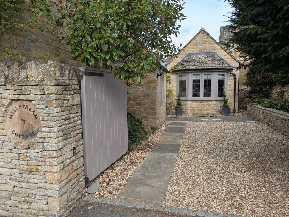 An outdoor view of Mill Stream Cottage in Lower Slaughter near Bourton-On-The-Water