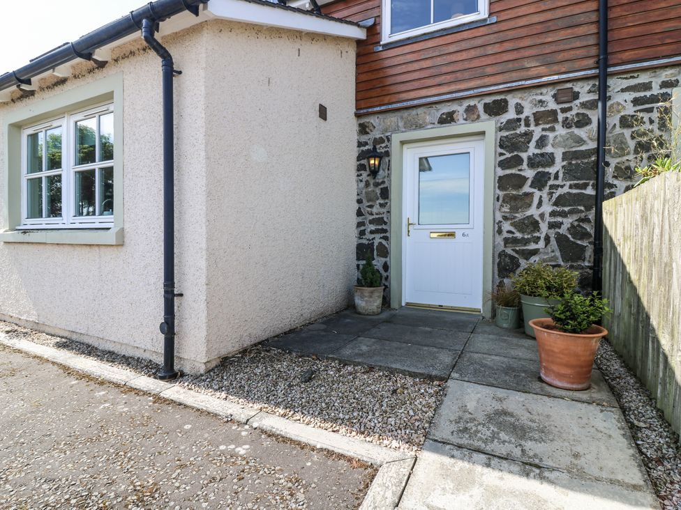 An entrance area with a door and window at 6A Pitlethie Steading Leuchars