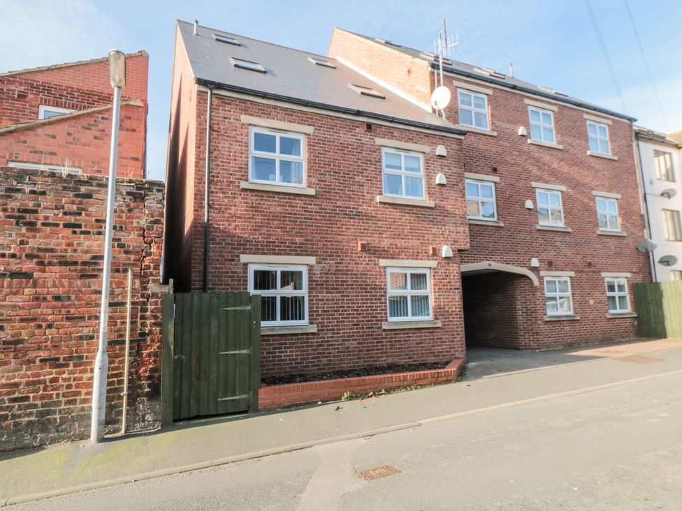 Apartment 1, 19 Cleveland Terrace - North Yorkshire (incl. Whitby) - 1095081 - thumbnail photo 2