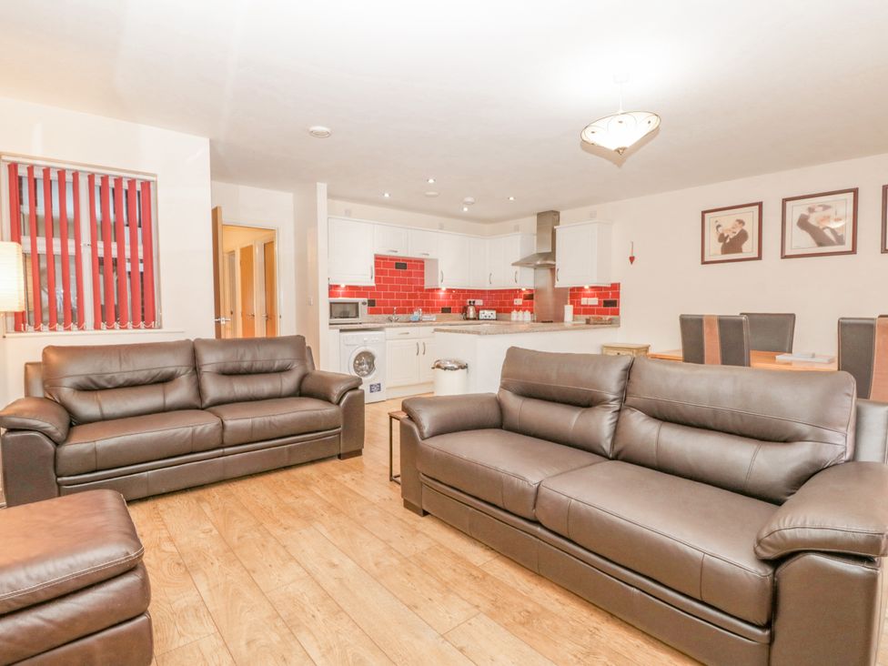 Apartment 1, 19 Cleveland Terrace - North Yorkshire (incl. Whitby) - 1095081 - thumbnail photo 4
