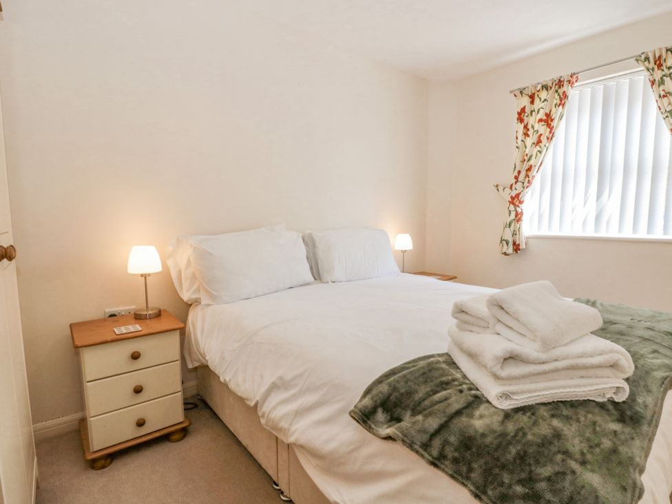 Apartment 1, 19 Cleveland Terrace - North Yorkshire (incl. Whitby) - 1095081 - thumbnail photo 9