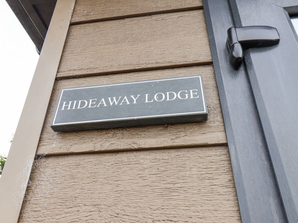 Hideaway Lodge - North Yorkshire (incl. Whitby) - 1097511 - thumbnail photo 3