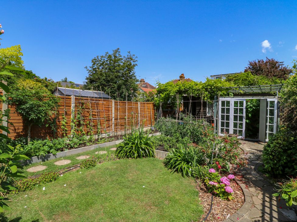 A garden with vegetable beds and a shed at Ninety Eight in Southend-On-Sea