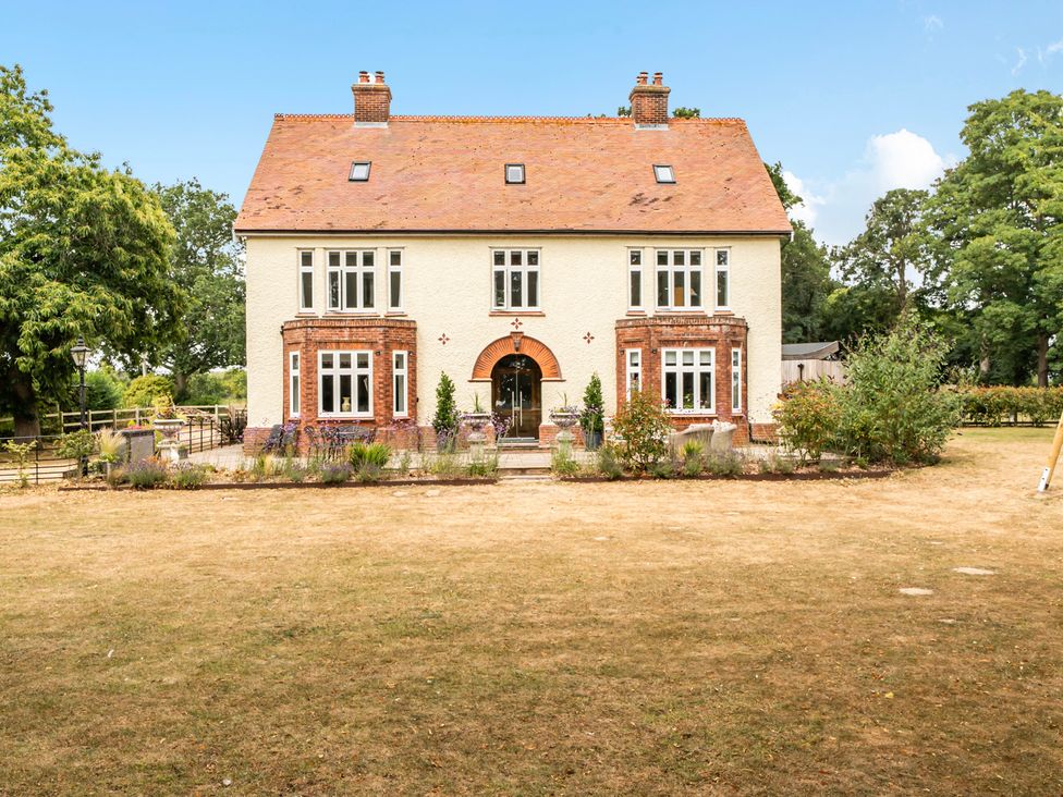 A house with garden and pathway at High House in Southrepps