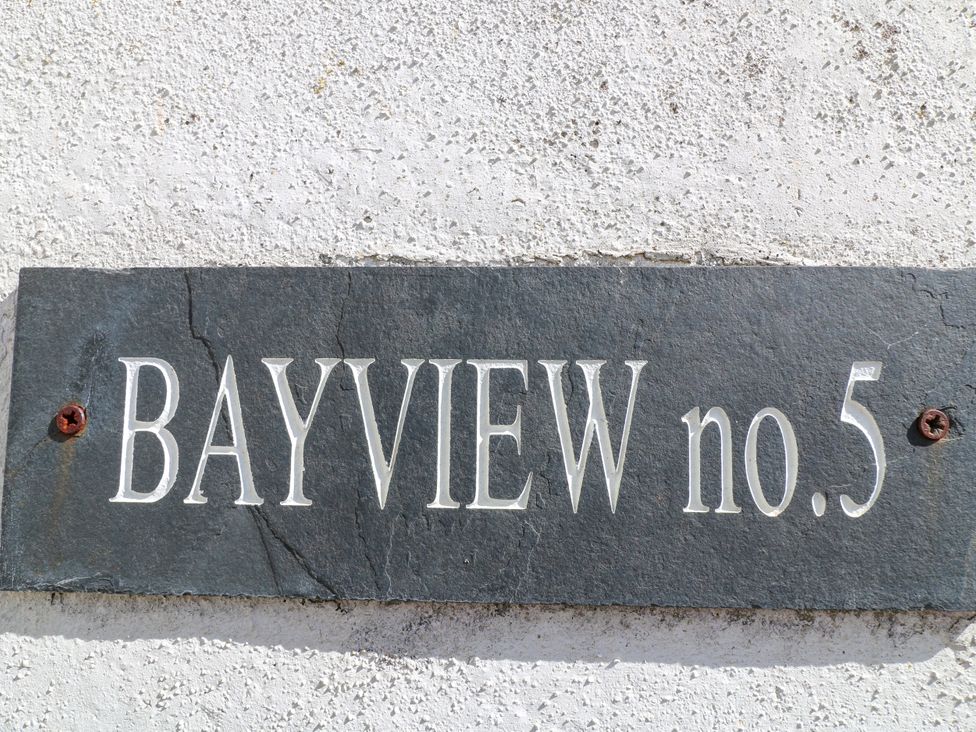 A sign displaying BAYVIEW no.5