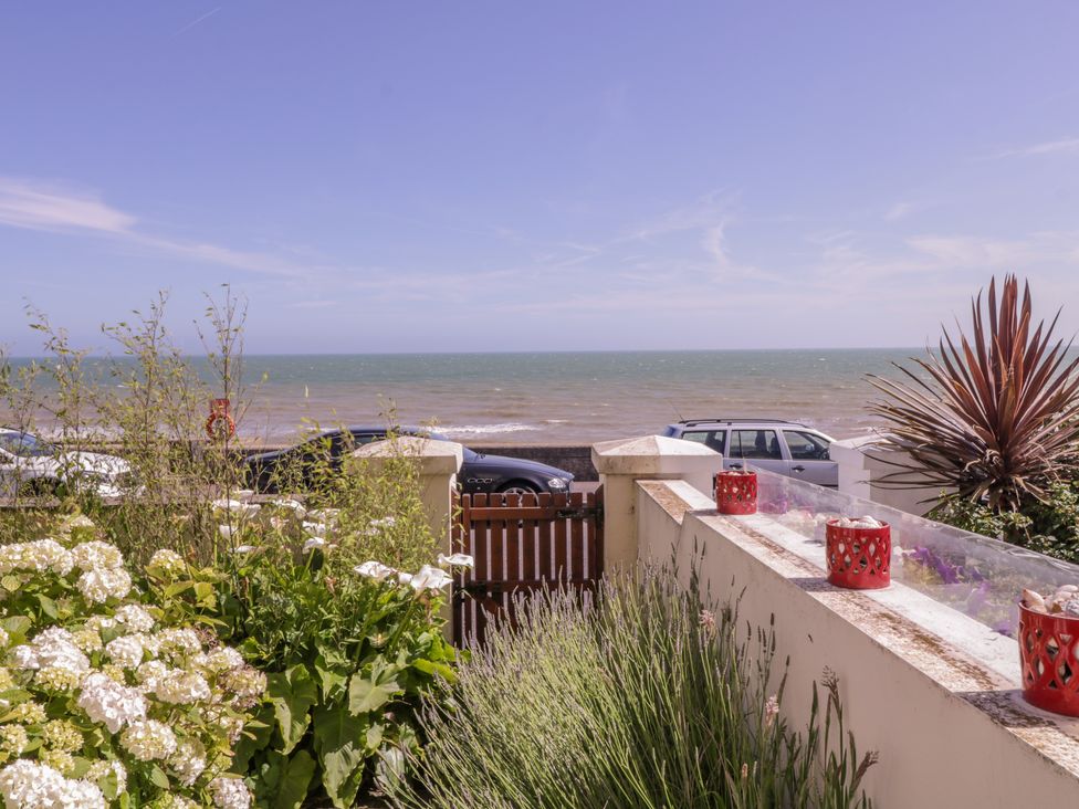 6 Gloster Terrace - Kent & Sussex - 1108475 - thumbnail photo 2