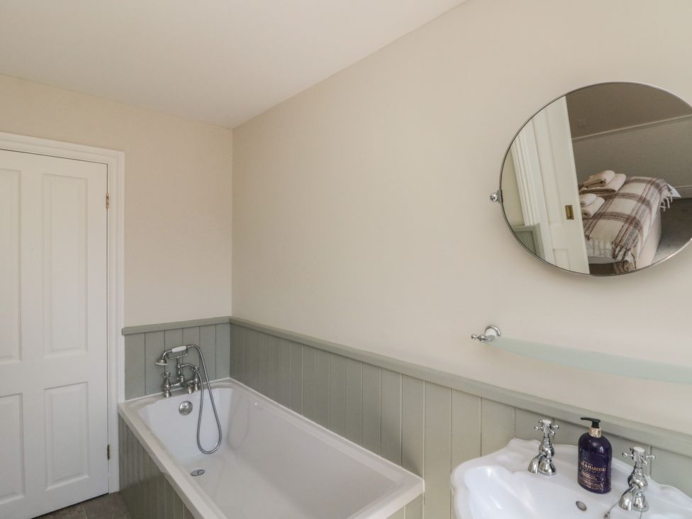 Beaconsfield Cottage - North Yorkshire (incl. Whitby) - 1109246 - thumbnail photo 18