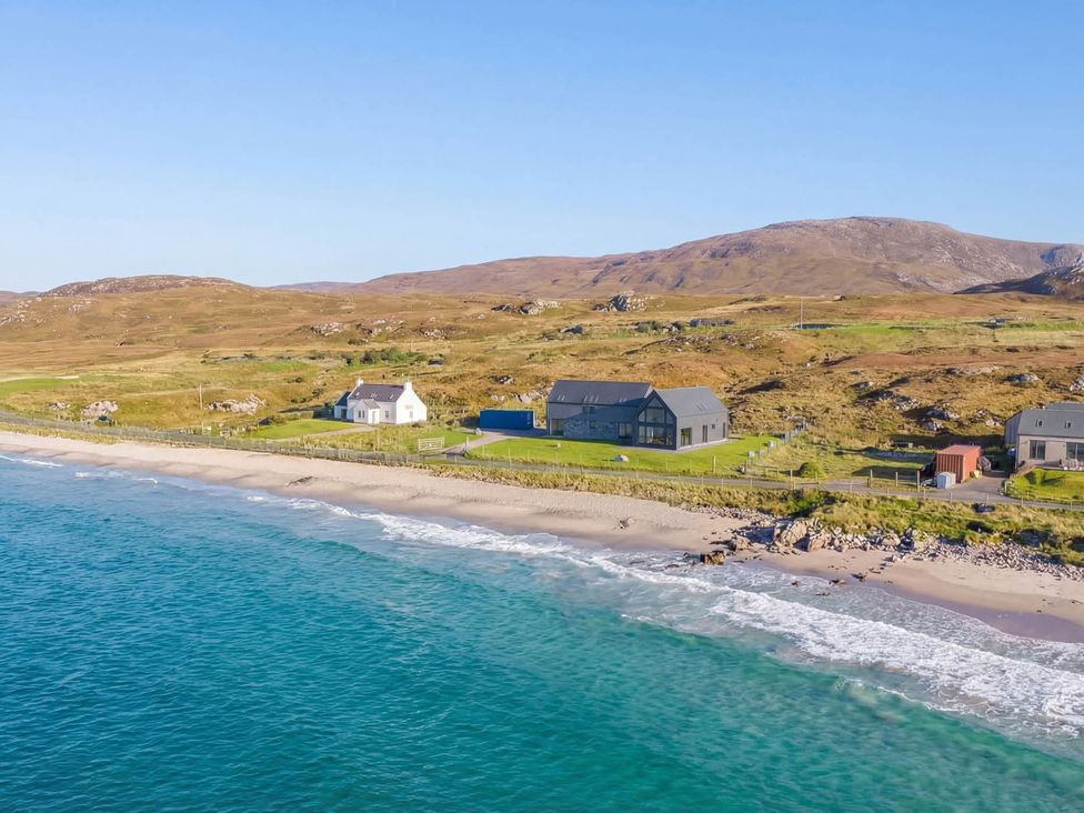 A landscape with houses along the beach at Taigh Rona Luskentyre Isle Of Harris