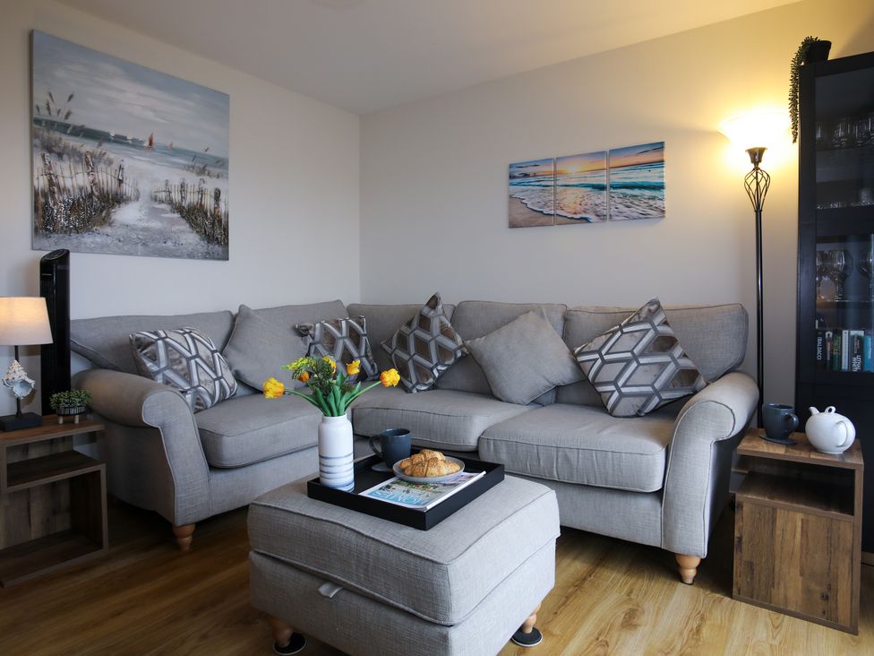 Apartment 3 - Anglesey - 1112115 - thumbnail photo 2