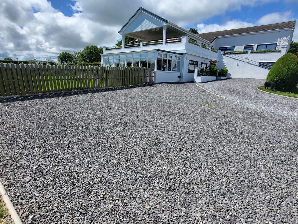 Top Of The Lane Luxury Holiday Apartment - Anglesey - 1115803 - thumbnail photo 5