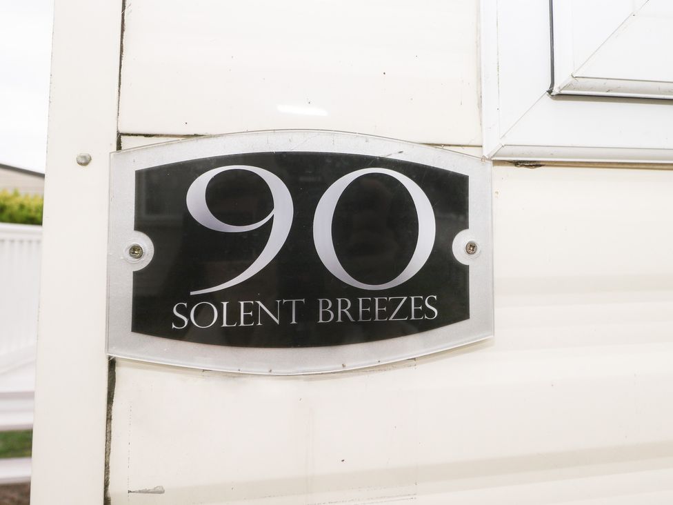 90 Solent Breezes - Hampshire - 1115856 - thumbnail photo 4