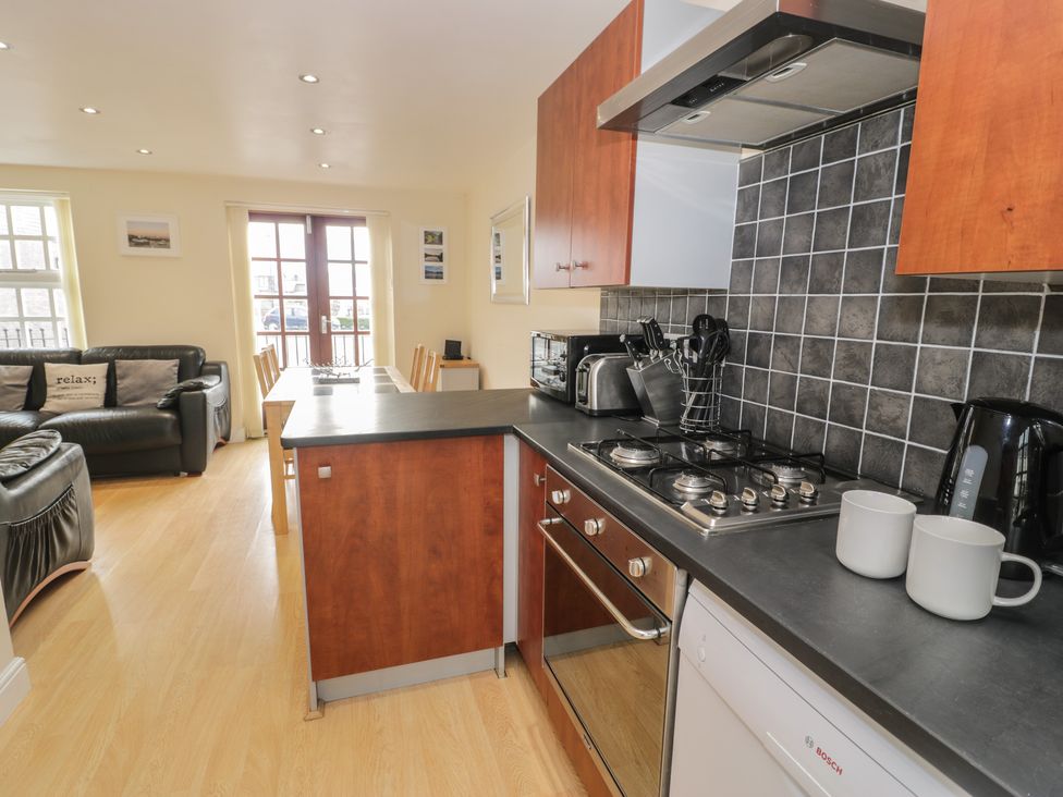 Whistle Stop Apartment - North Wales - 1116654 - thumbnail photo 9