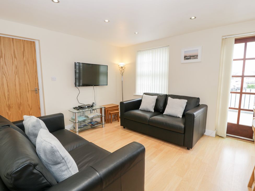 Whistle Stop Apartment - North Wales - 1116654 - thumbnail photo 5