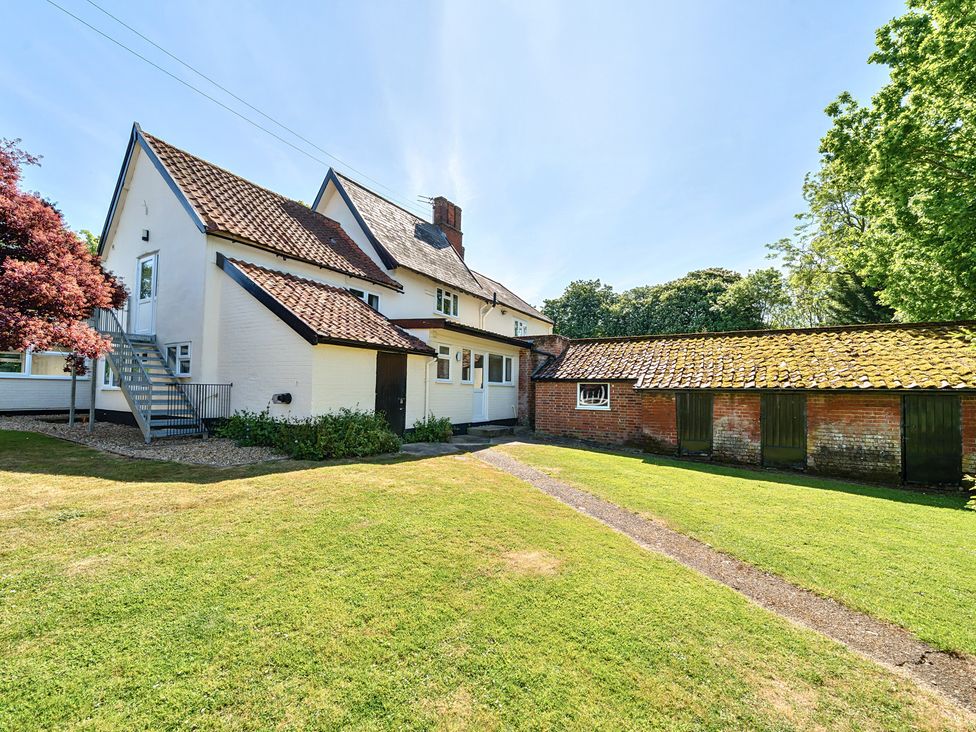 Bedingfield House, nr Debenham - Suffolk & Essex - 1117016 - thumbnail photo 48
